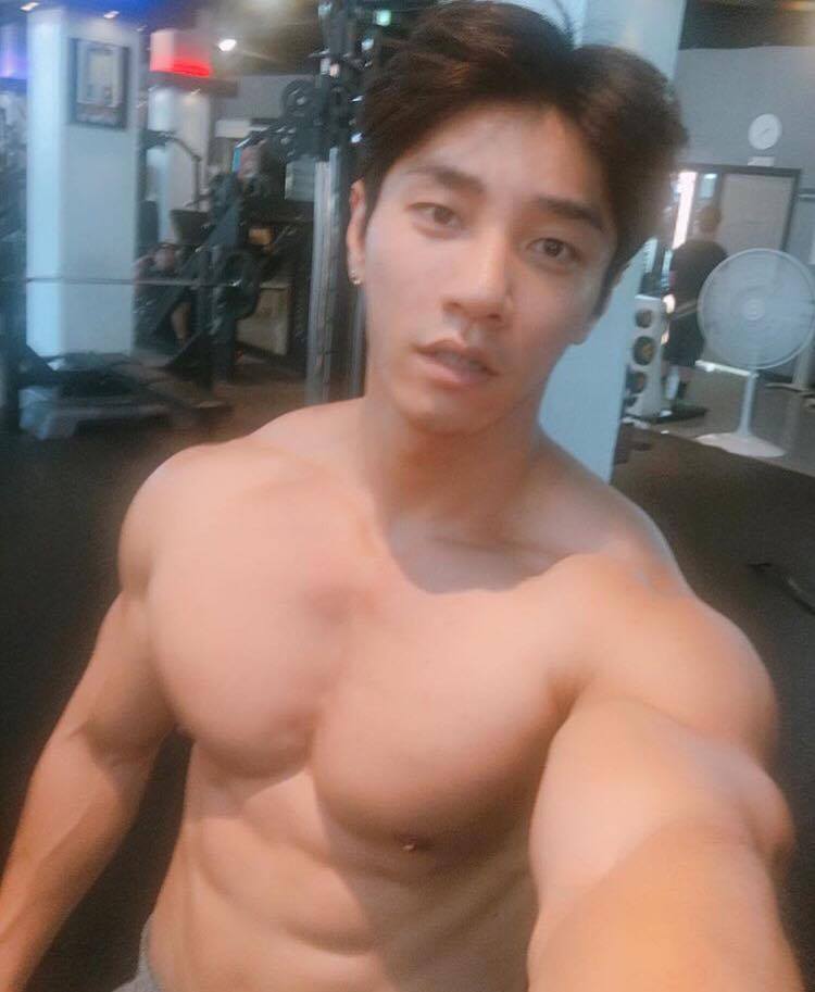 พี่เกาหุ่นน่าซบ ๓