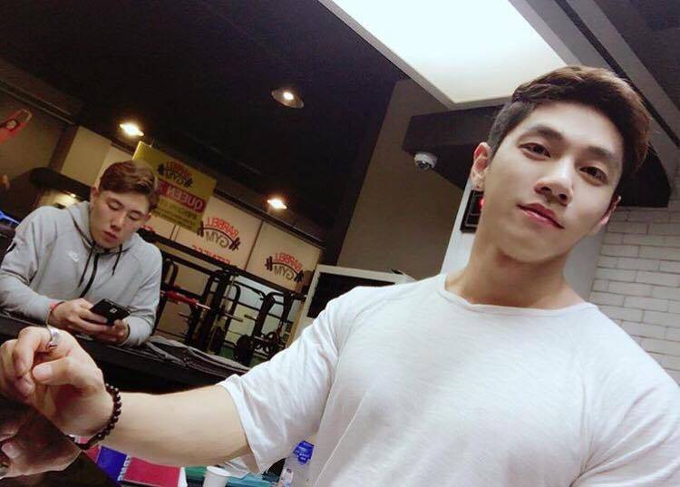 พี่เกาหุ่นน่าซบ ๓