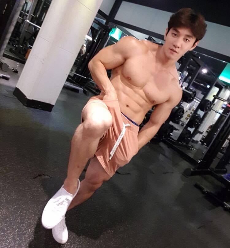 พี่เกาหุ่นน่าซบ ๓