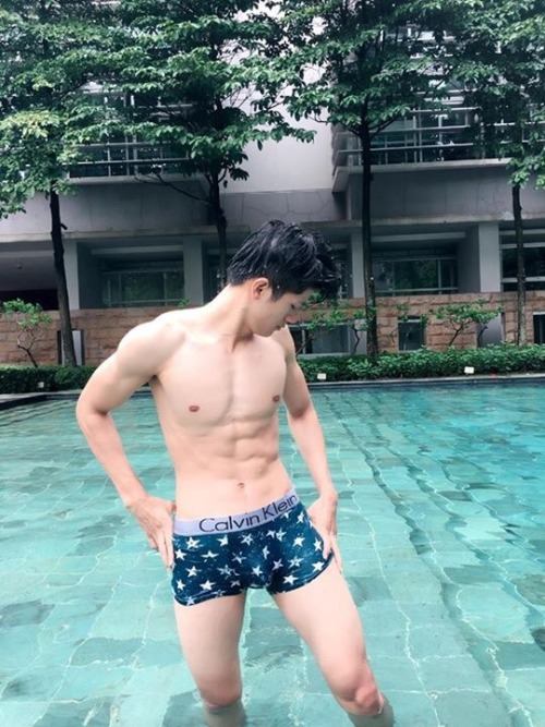 ถอดโชว์เรือนร่าง 1702