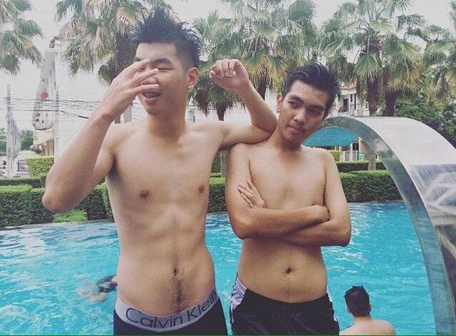 ผช&ชุดว่ายน้ำ
