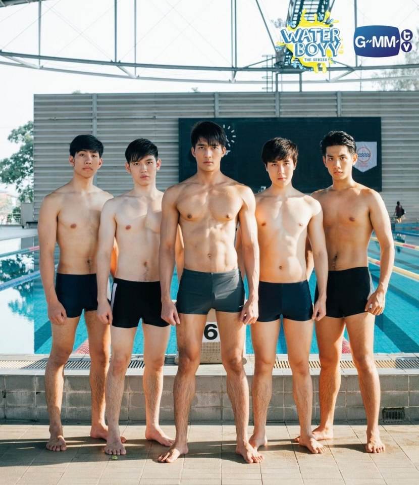 ผช&ชุดว่ายน้ำ