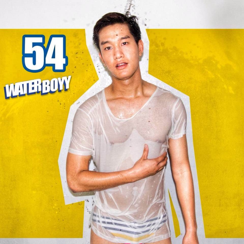 ผช&ชุดว่ายน้ำ