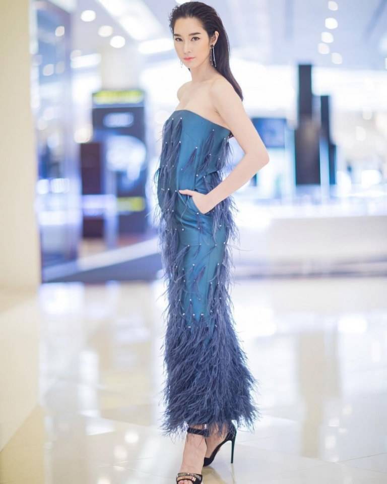 20ลุคดาราในชุดสีน้ำเงิน สวยเก๋หลายสไตล์
