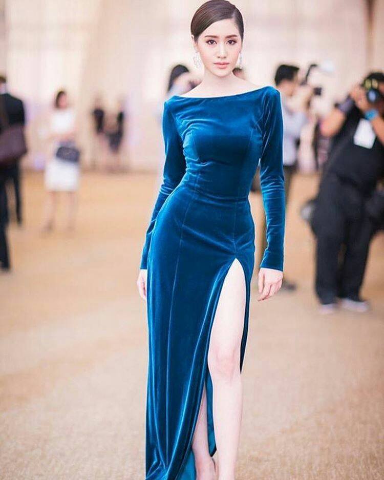 20ลุคดาราในชุดสีน้ำเงิน สวยเก๋หลายสไตล์