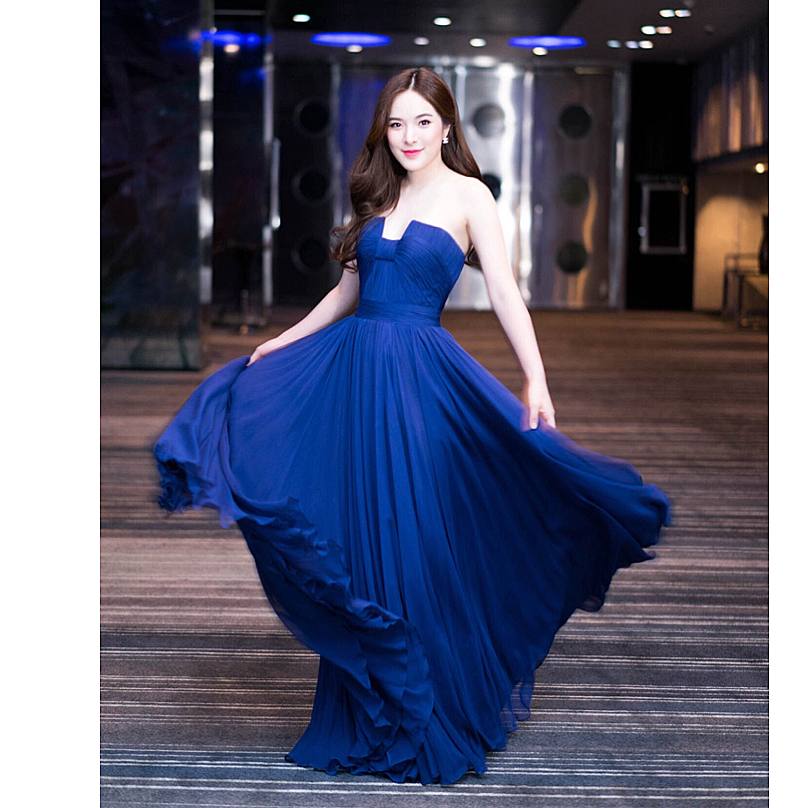 20ลุคดาราในชุดสีน้ำเงิน สวยเก๋หลายสไตล์