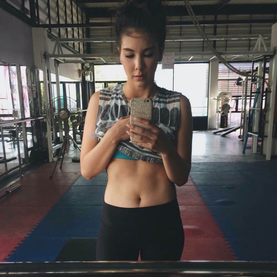 #อีกเทรนฮิตดาราโชว์กล้ามหน้าท้องวัดกันไปเลยสาวคนไหนซิกแพคสวยแซ่บที่สุด!