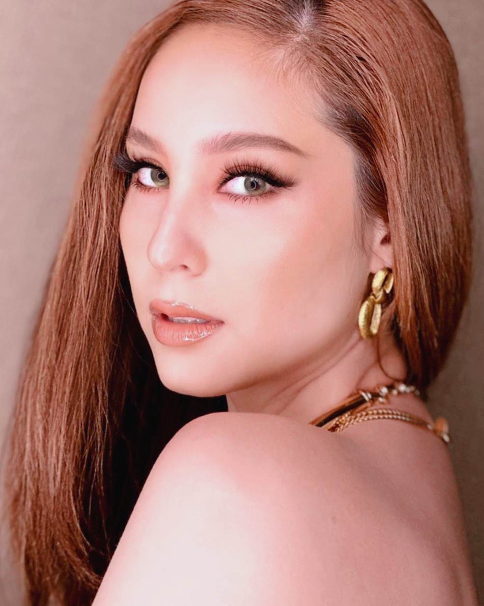 ขวัญ อุษามณี =ไทย​/อังกฤษ​/แขก​ขาว​/มอญ​