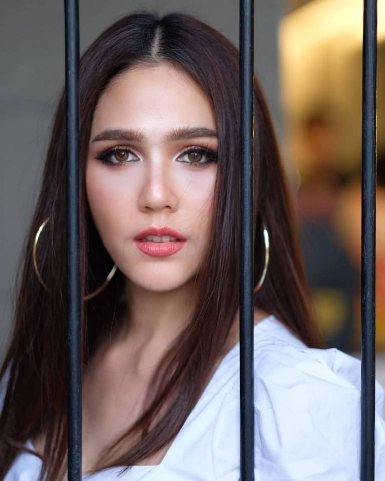 ชมพู่​ ​อา​รย​า​ ลูกครึ่งไทย-อังกฤษ