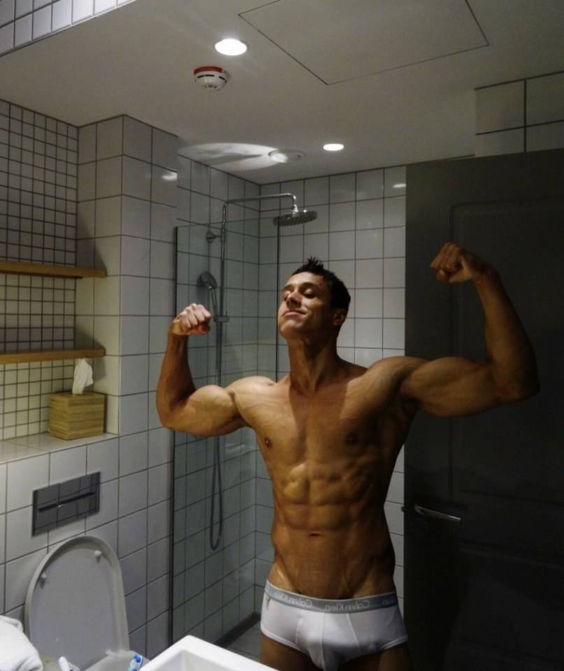 hot male 227 (18+)