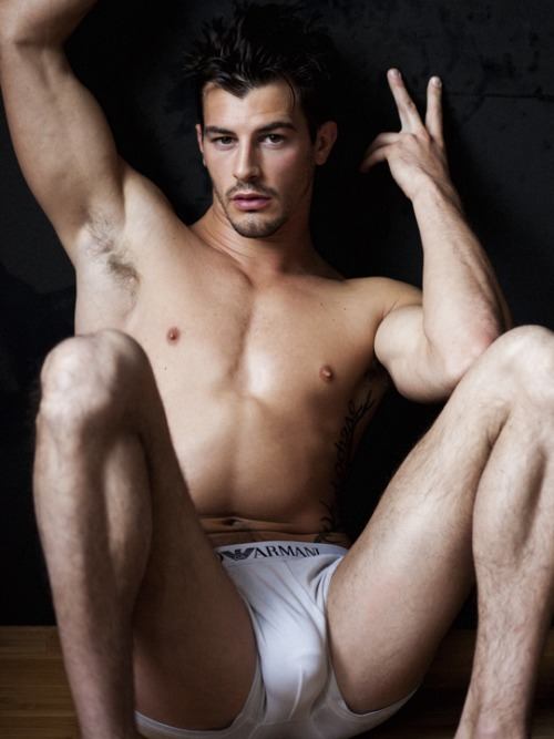 hot male 227 (18+)