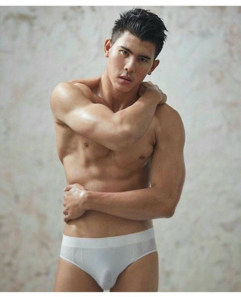 hot male 227 (18+)