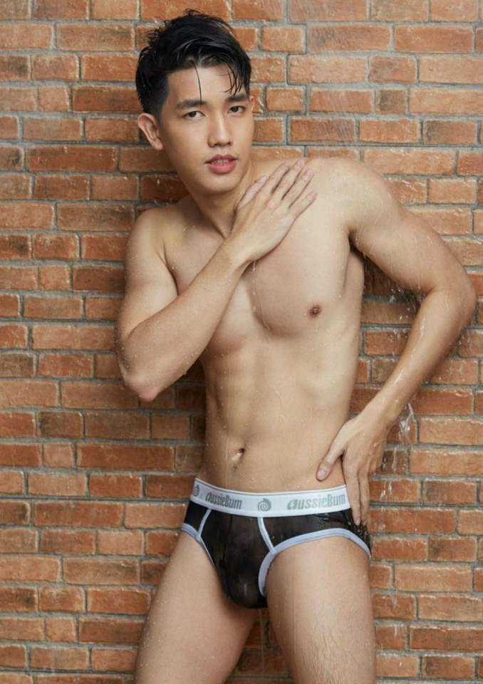 hot male 227 (18+)