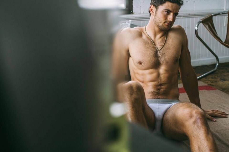 hot male 227 (18+)