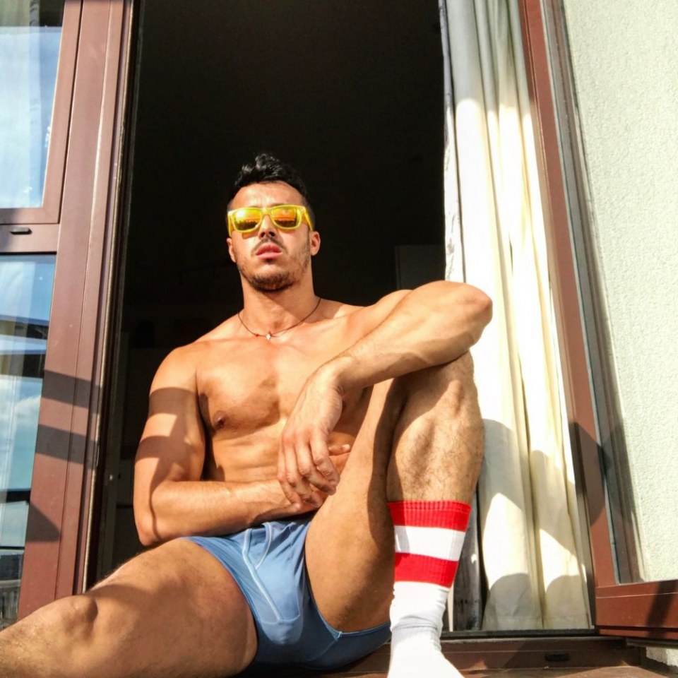 hot male 227 (18+)