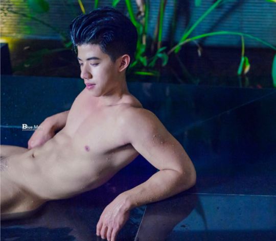 ถอดโชว์เรือนร่าง 1706