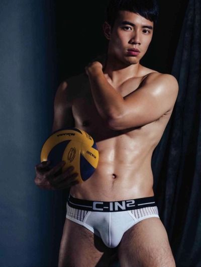 hot male 228 (18+)