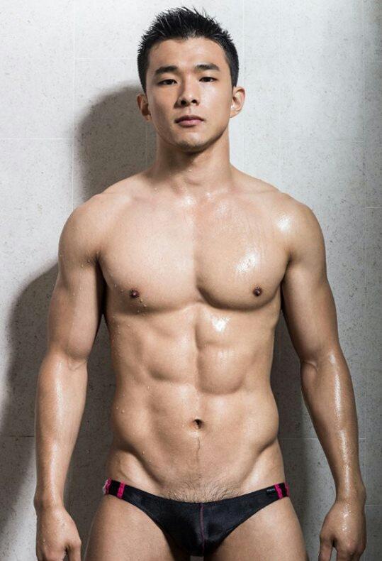 hot male 228 (18+)