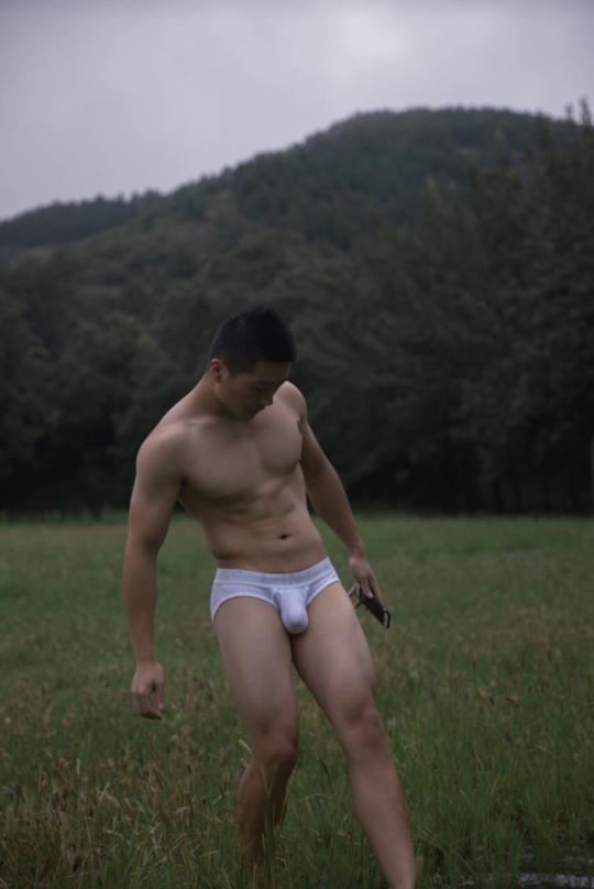 hot male 228 (18+)