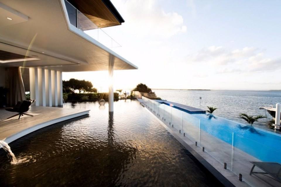 Lagoon House by Robin Payne