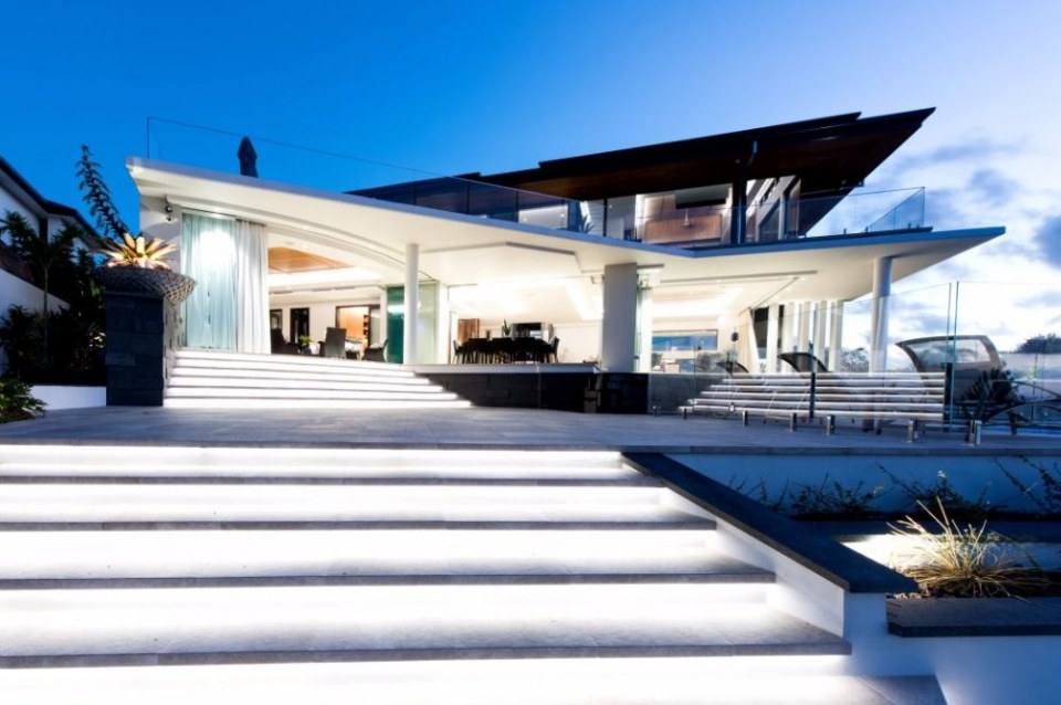 Lagoon House by Robin Payne