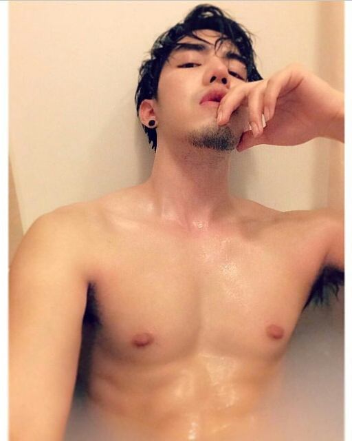hot male 231 (18+)