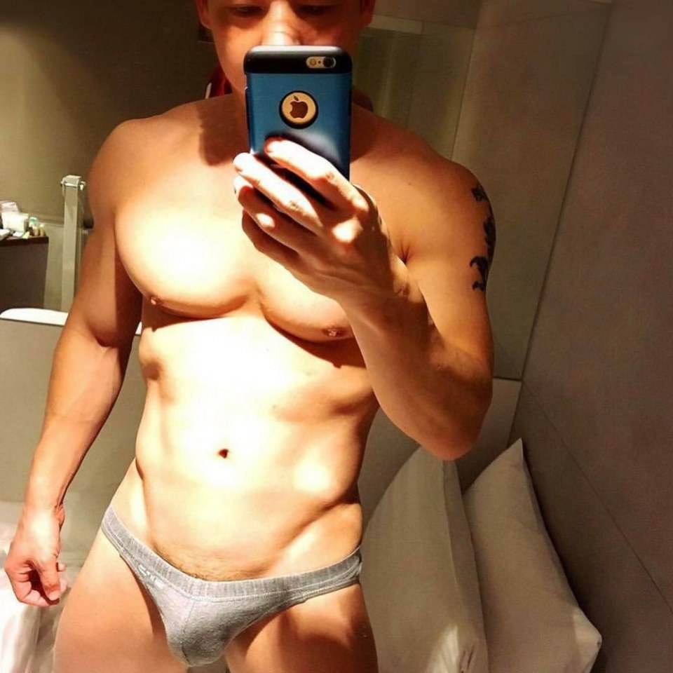 hot male 231 (18+)