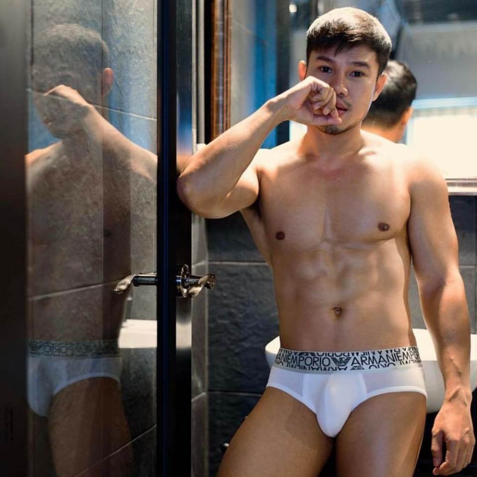 hot male 231 (18+)
