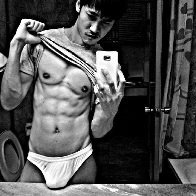 hot male 231 (18+)