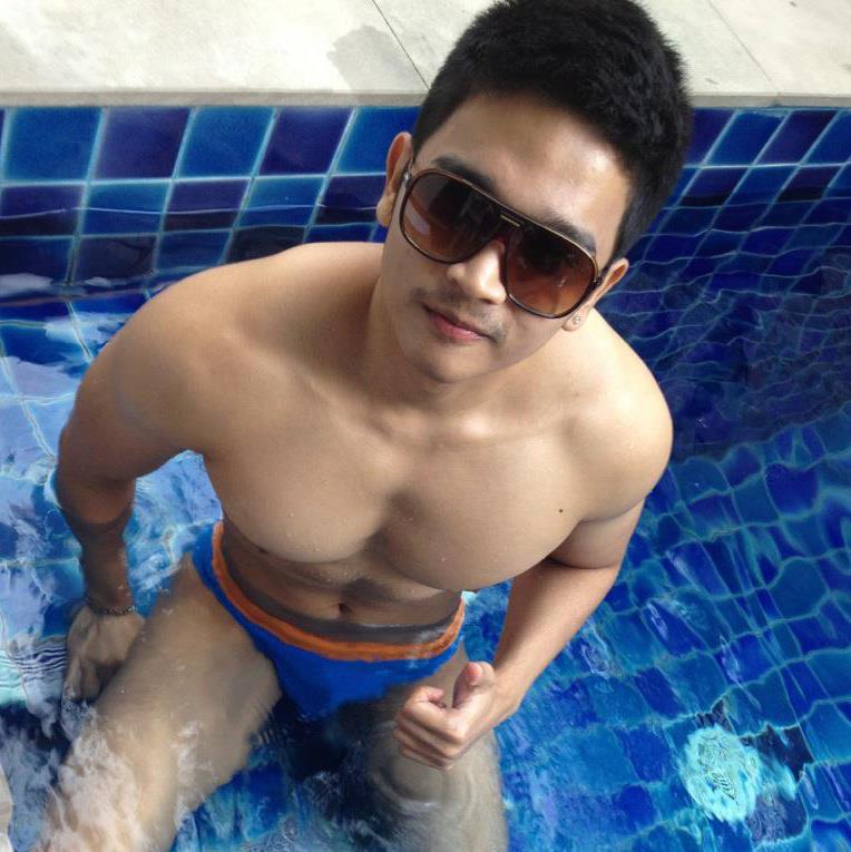 หนุ่มหมีน่ากอด ๐๐๑