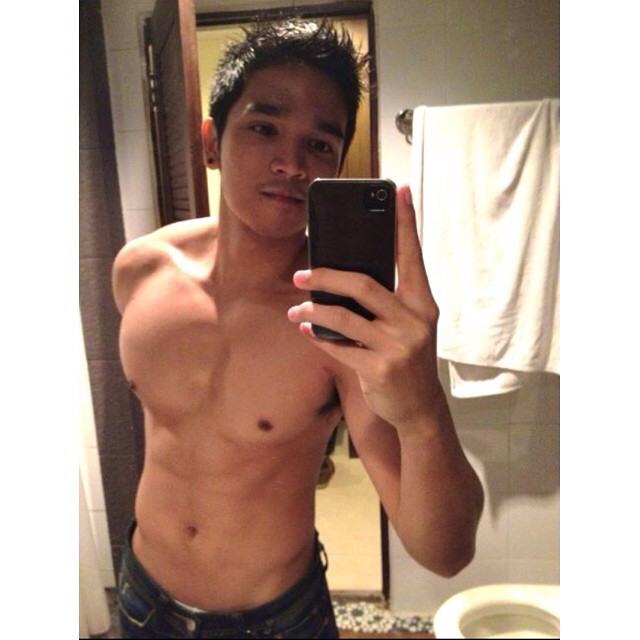 หนุ่มหมีน่ากอด ๐๐๑