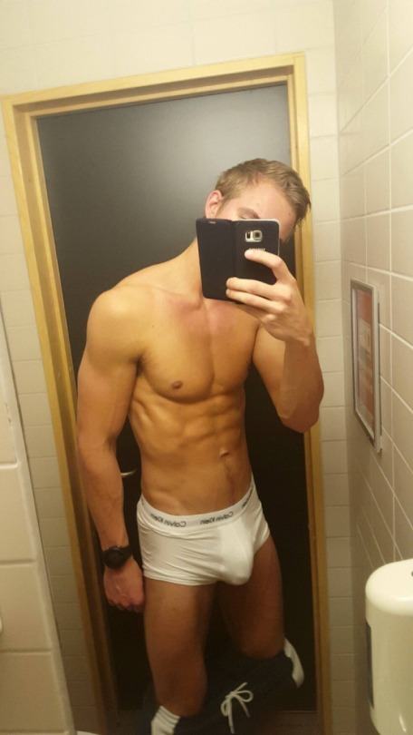 Hot guy in underwear 280