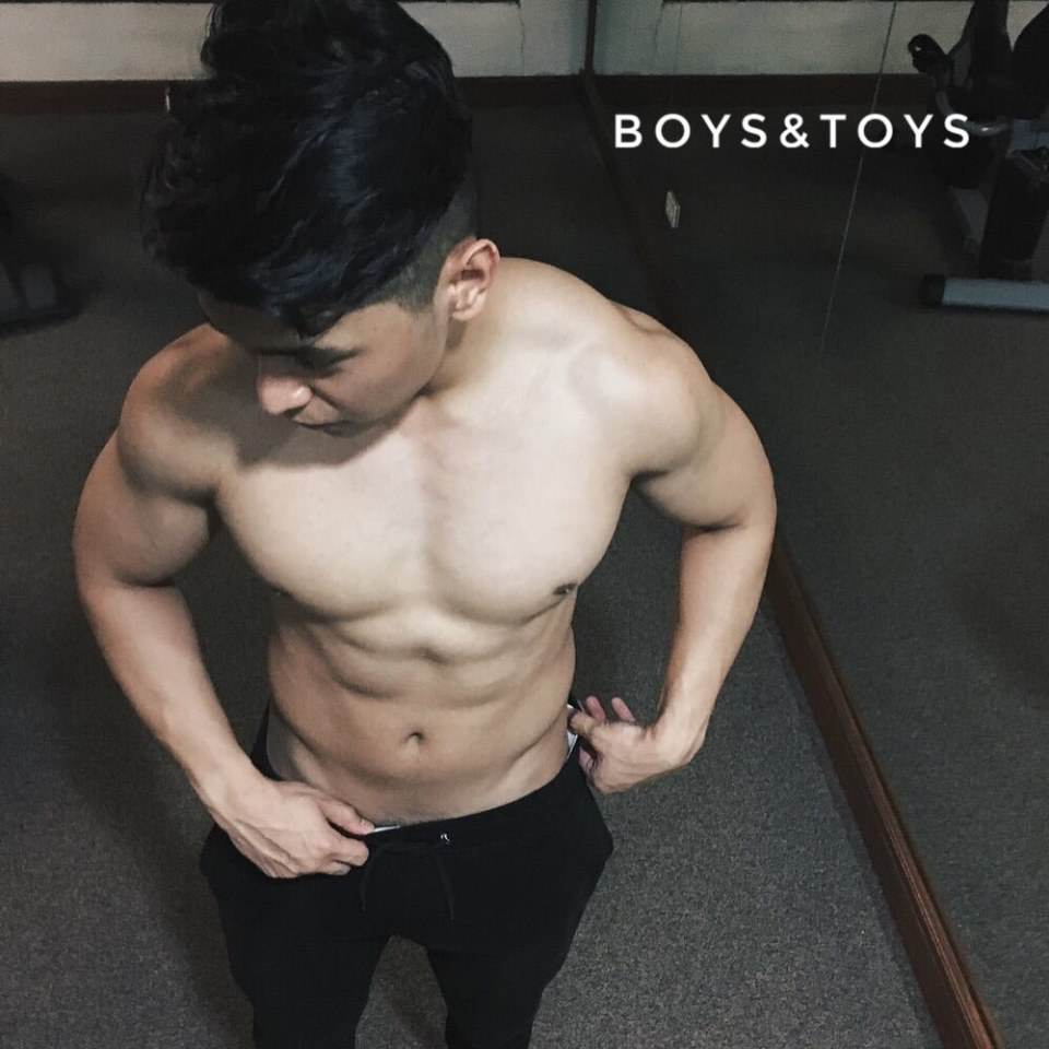 เลียนมอมไข่
