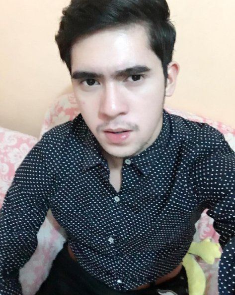 เลียนมอมไข่