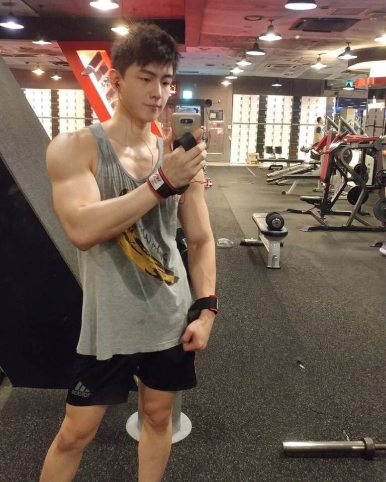เลียนมอมไข่