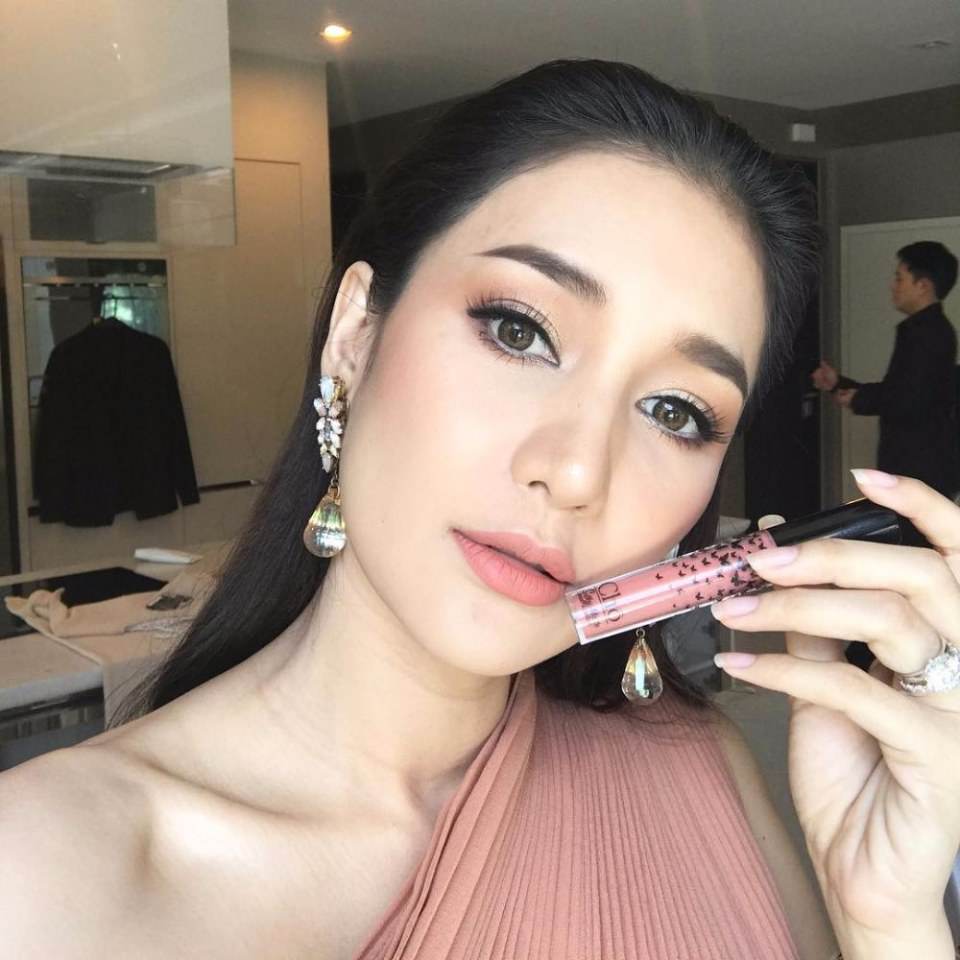 CHO Silky Matte Liquid by เนย โชติกา