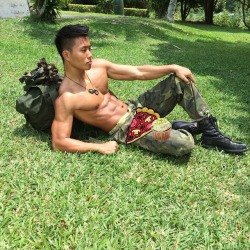 ถอดโชว์เรือนร่าง 1717