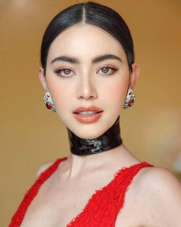 ใหม่​ ดา​วิ​กา​