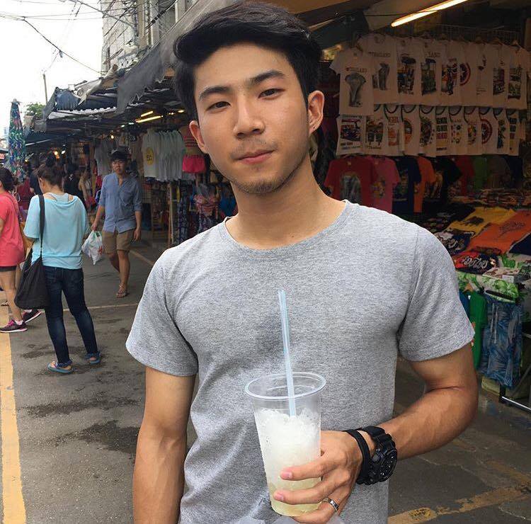 หุ่นแซ่บแต่เด็ก #1