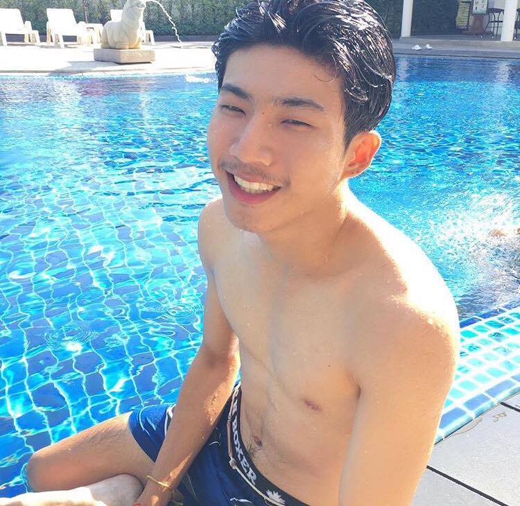 หุ่นแซ่บแต่เด็ก #1