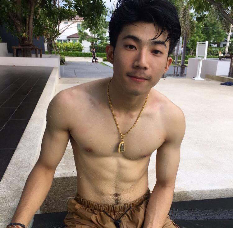 หุ่นแซ่บแต่เด็ก #1