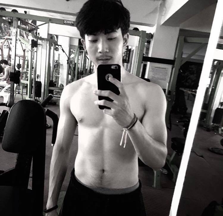 หุ่นแซ่บแต่เด็ก #1