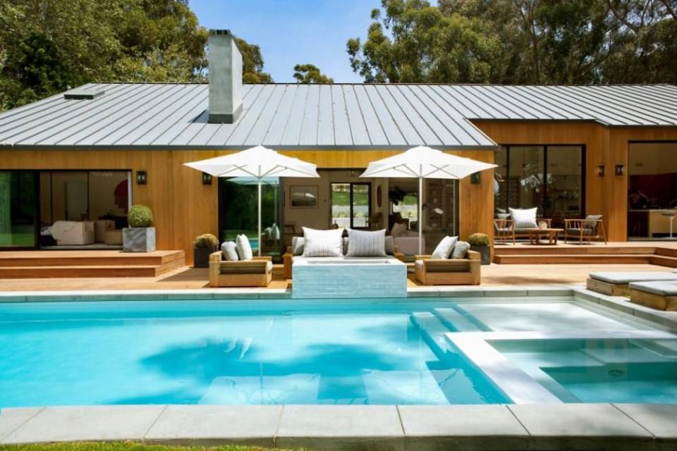 Serra Retreat by Saffron Case Homes