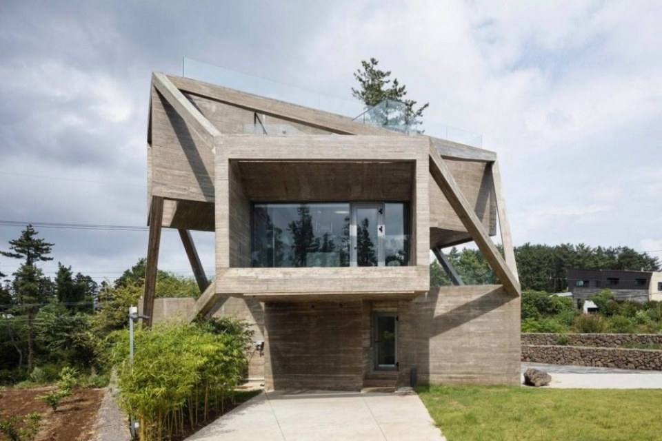 Simple House by Mohammad Yazdani