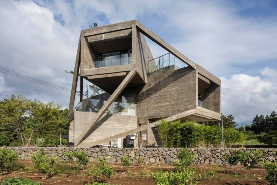 Simple House by Mohammad Yazdani
