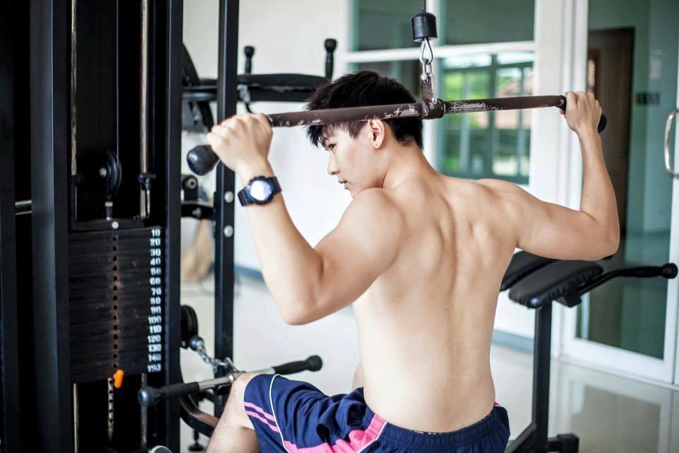 แผ่นหลังทรงคุณค่า 2,101