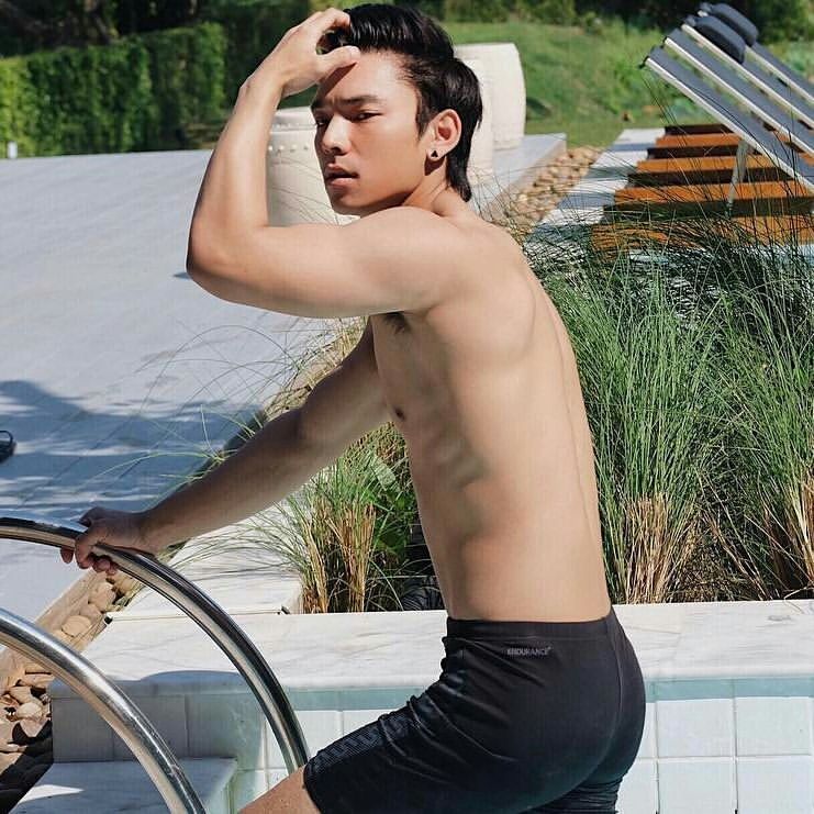 น้ำแตกทะลุทะลวง