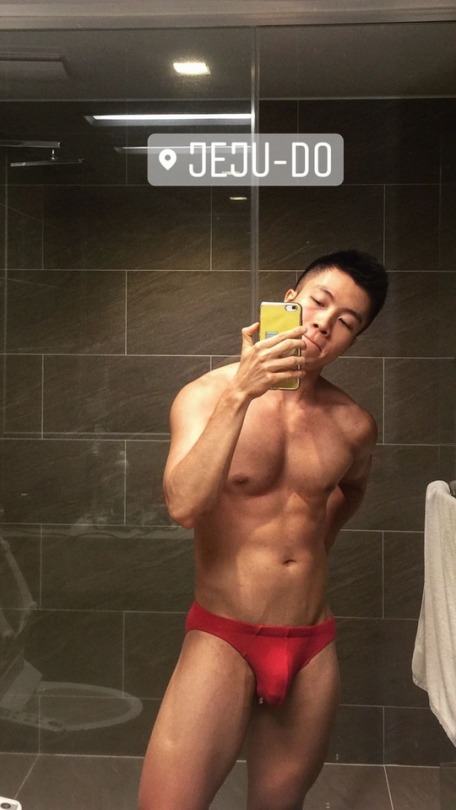 hot male 236 (18+)
