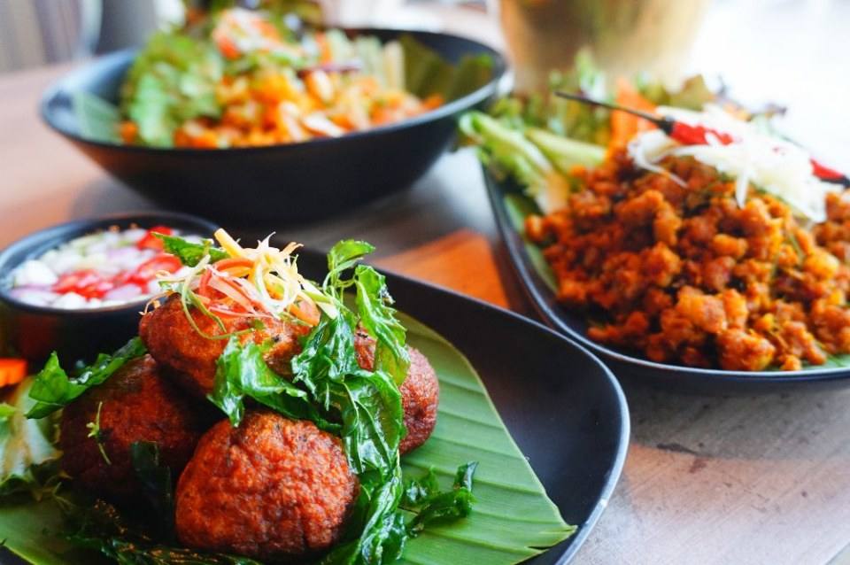 ร้านอาหารใต้ รสจัดจ้านถึงใจ Love Eat Bistro สาขาเซ็นทรัล เอ็มบาสซี่ บรรยากาศดีพร้อมวิวสวยๆ