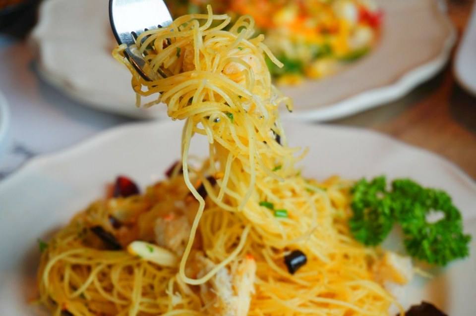ร้านอาหารใต้ รสจัดจ้านถึงใจ Love Eat Bistro สาขาเซ็นทรัล เอ็มบาสซี่ บรรยากาศดีพร้อมวิวสวยๆ